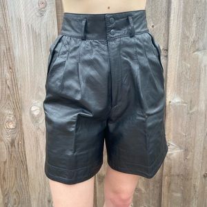 80s pleated high waisted shorts